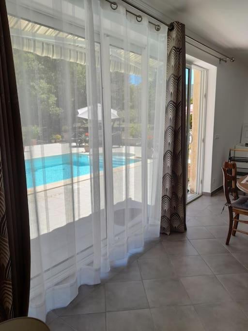 Villa Le Bosquet En Luberon. Менерб Экстерьер фото